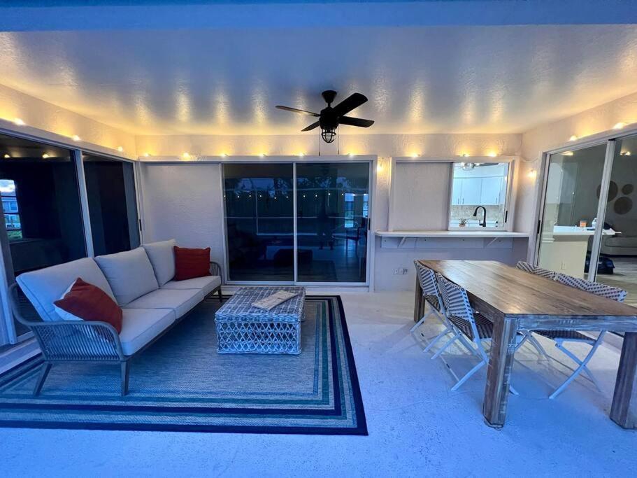 Beautiful Spacious Home! Close To Beaches - Heated Private Pool Englewood Exterior photo