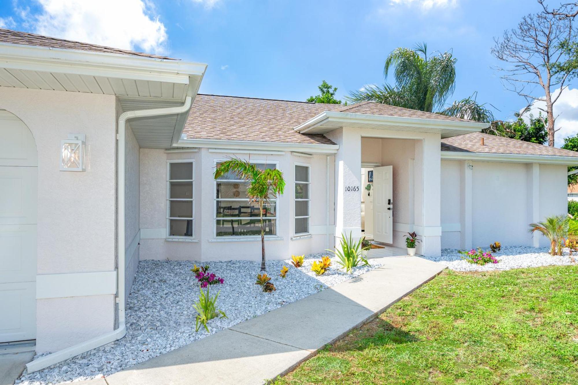 Beautiful Spacious Home! Close To Beaches - Heated Private Pool Englewood Exterior photo